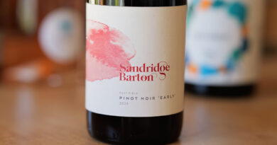 Highlights: Sandridge Barton East Field Pinot Noir Early 2025 Devon, England Highlights: Sandridge Barton East Field Pinot Noir Early 2025 Devon, England